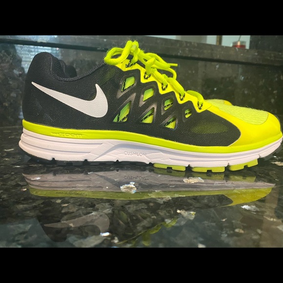 Nike Vomero 9 Running Shoes - Picture 5 of 13
